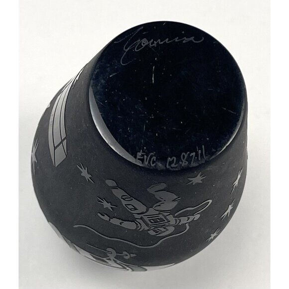 4.5" Black Mata Ortiz Astronaut Space BUD VASE Mexican Folk Art Pottery Signed - Picture 8 of 8